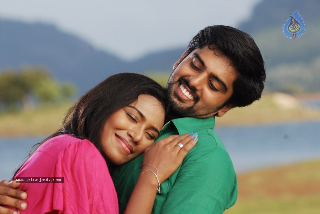 Nadhigal Nanaivathillai Tamil Movie Stills - 58 / 73 photos