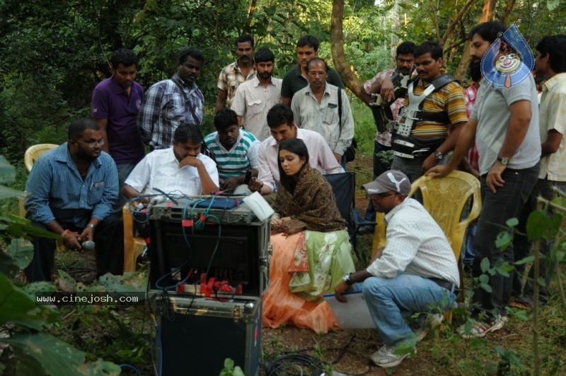 Nagaram Nidrapothunna Vela Movie Stills - 11 / 17 photos
