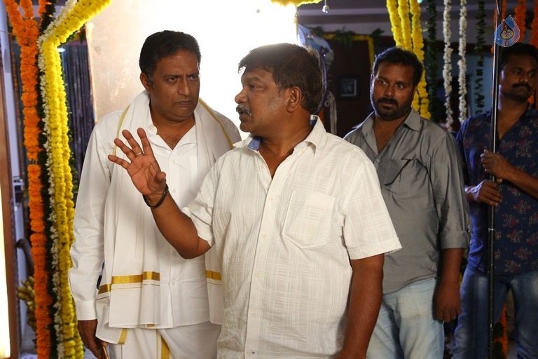 Nakshatram Movie Working Stills - 3 / 15 photos