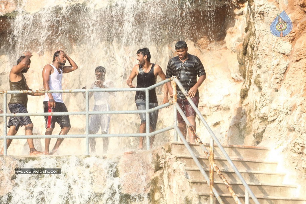 Naluguru Snehitula Katha Movie Stills - 3 / 43 photos