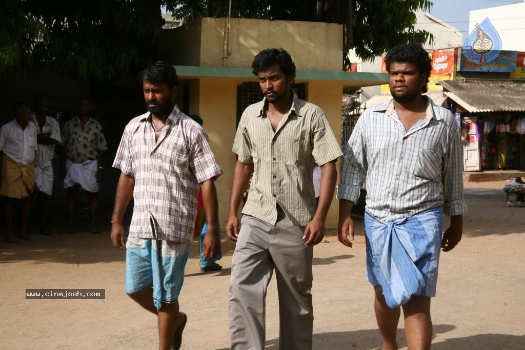Naluguru Snehitula Katha Movie Stills - 10 / 43 photos