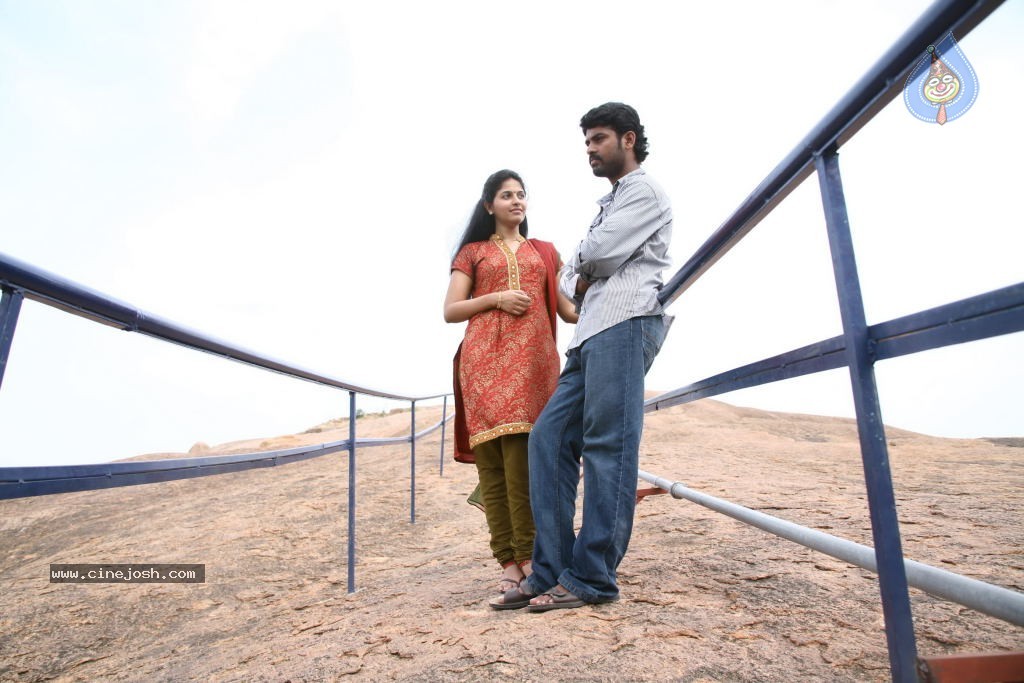 Naluguru Snehitula Katha Movie Stills - 28 / 43 photos