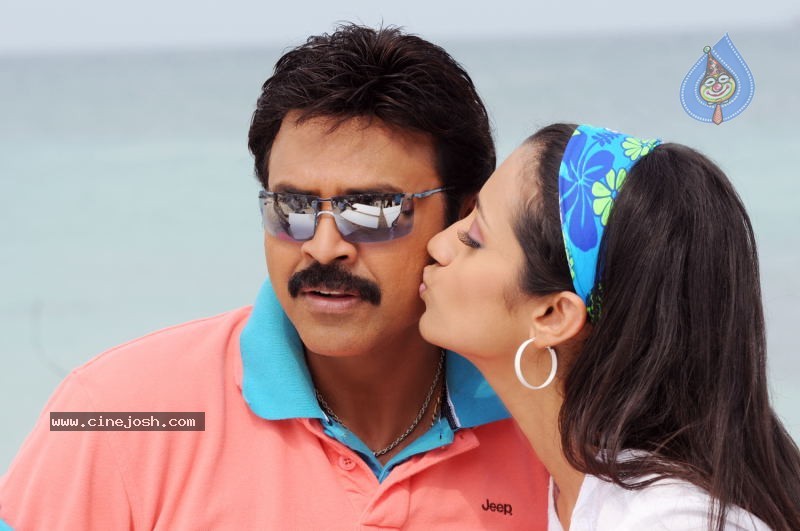  Namo Venkatesa Movie  Photos - 7 / 8 photos