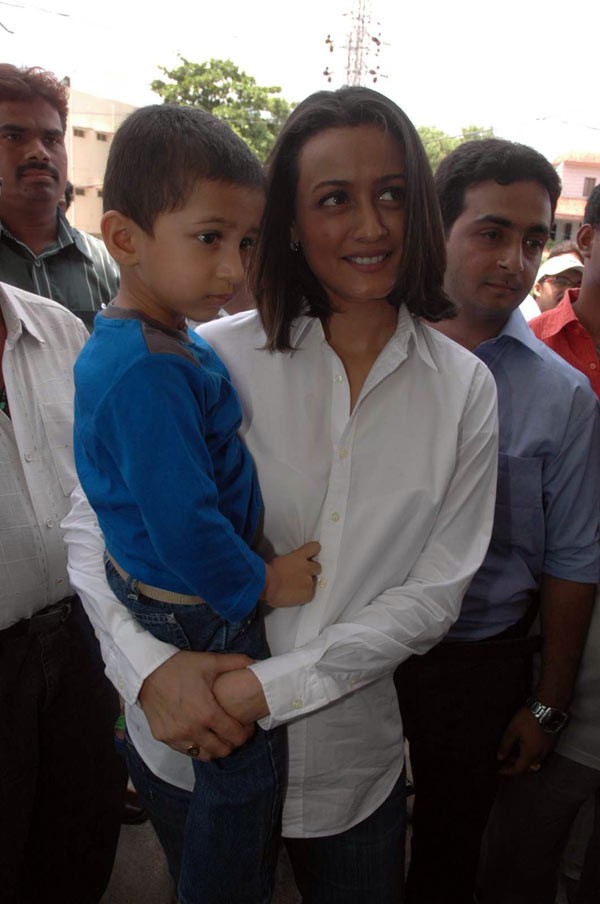 Namrata Shirodkar - 6 / 34 photos