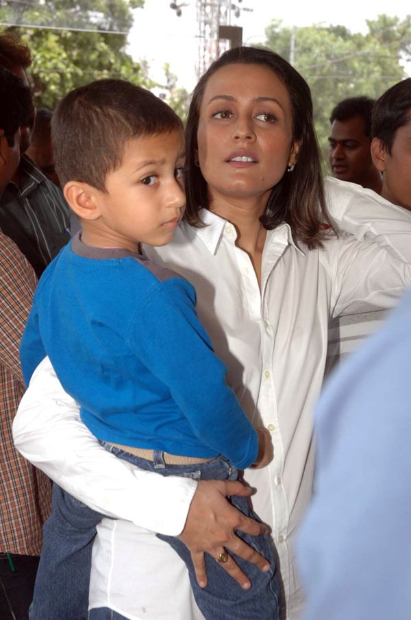 Namrata Shirodkar - 8 / 34 photos