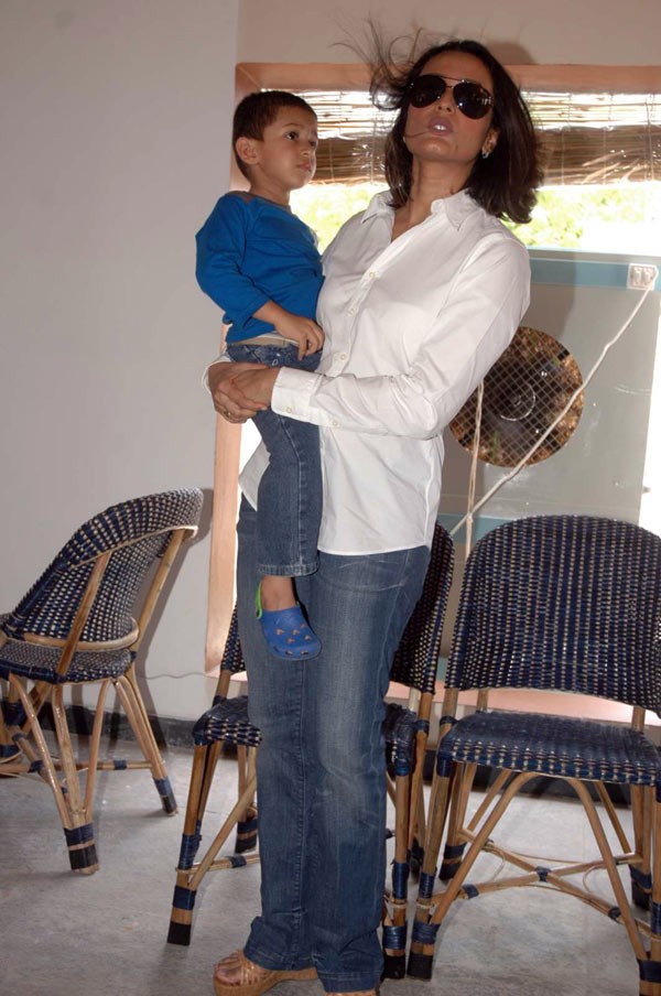 Namrata Shirodkar - 14 / 34 photos