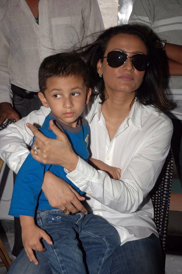 Namrata Shirodkar - 19 / 34 photos