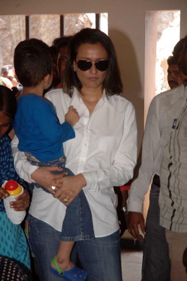 Namrata Shirodkar - 23 / 34 photos