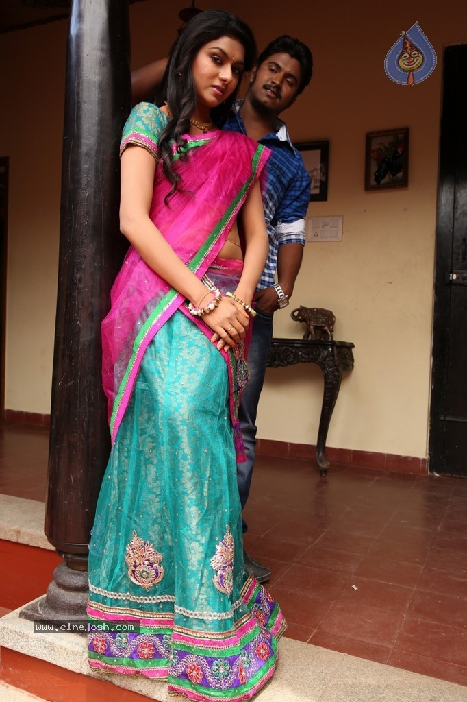 Nanbargal Narpanimanram Tamil Movie Stills - 13 / 17 photos