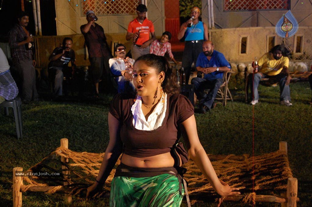 Nandhavana Kiliye Tamil Movie Stills - 28 / 44 photos