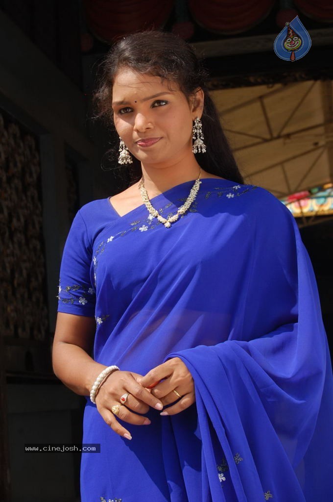 Nandhavana Kiliye Tamil Movie Stills - 34 / 44 photos