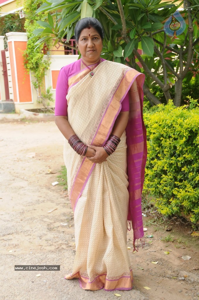 Nannapaneni Rajakumari Stills in Vijetha Movie - 23 / 27 photos