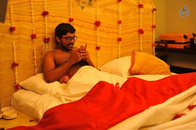 Nannu Vadili Neevu Polevule Photos and Posters - 8 / 73 photos