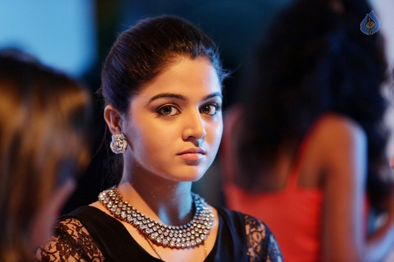 Nannu Vadili Neevu Polevule Photos and Posters - 9 / 73 photos