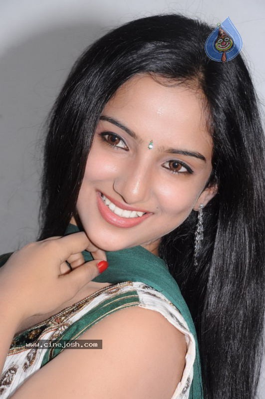 Narthaki Tamil Movie Stills - 51 / 54 photos
