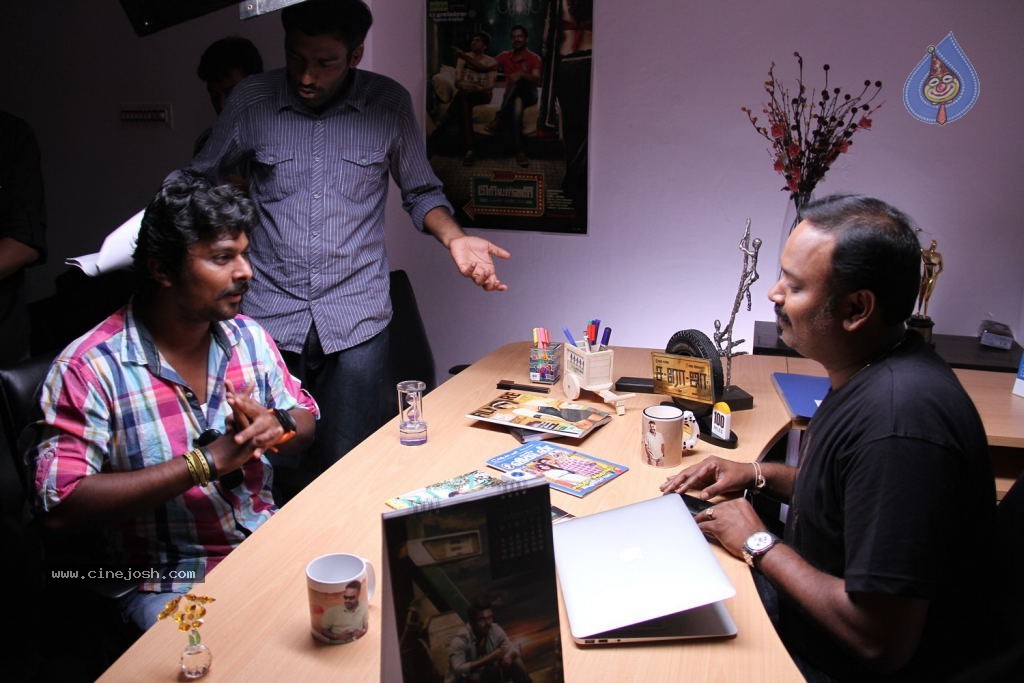 Naveena Saraswathi Sabatham Tamil Movie Stills - 24 / 59 photos