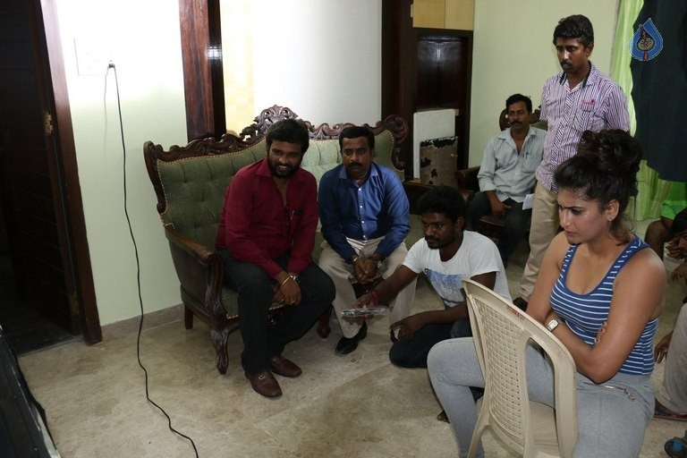 Nee Enna Maayam Seithai Tamil Film Photos - 10 / 38 photos