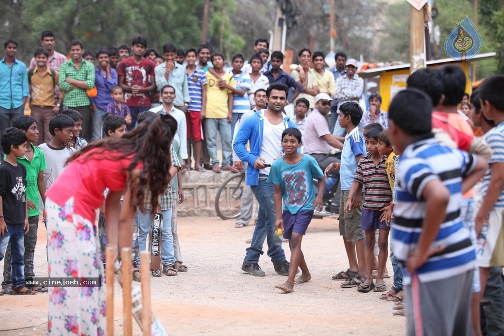 Nee Jathaga Nenudali Movie Stills - 12 / 21 photos