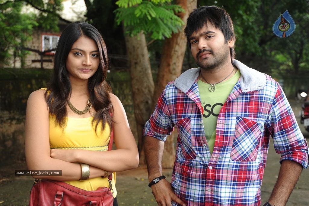 Nee Naan Mattum Tamil Movie Stills - 24 / 30 photos