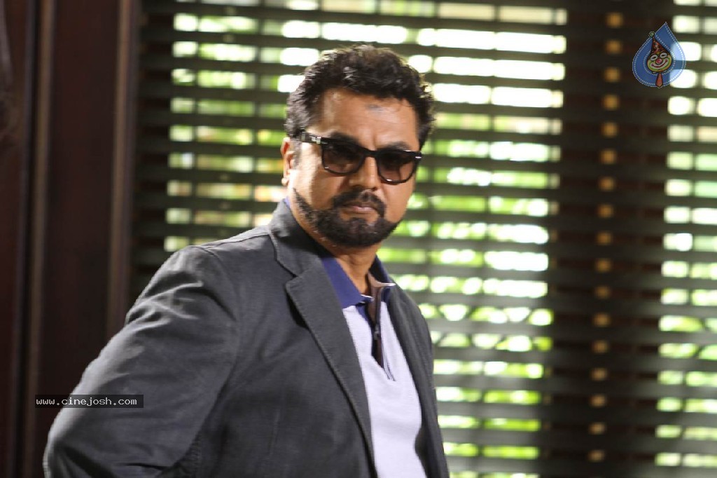 Nee Naan Nizhal Tamil Movie Stills - 44 / 67 photos