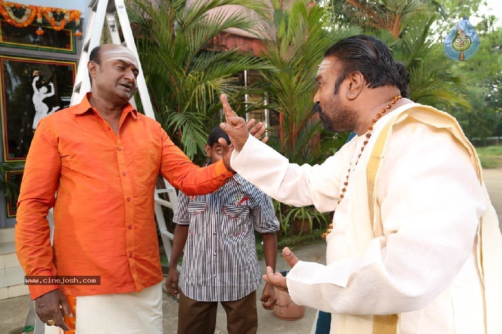 Nee Naan Nizhal Tamil Movie Stills - 64 / 67 photos