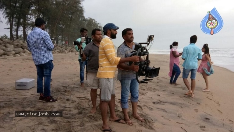 Nee Venakale Nadichi Song Working Stills And Poster - 1 / 14 photos