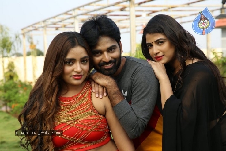 Neekai Abhisarikanai Movie Stills - 1 / 5 photos