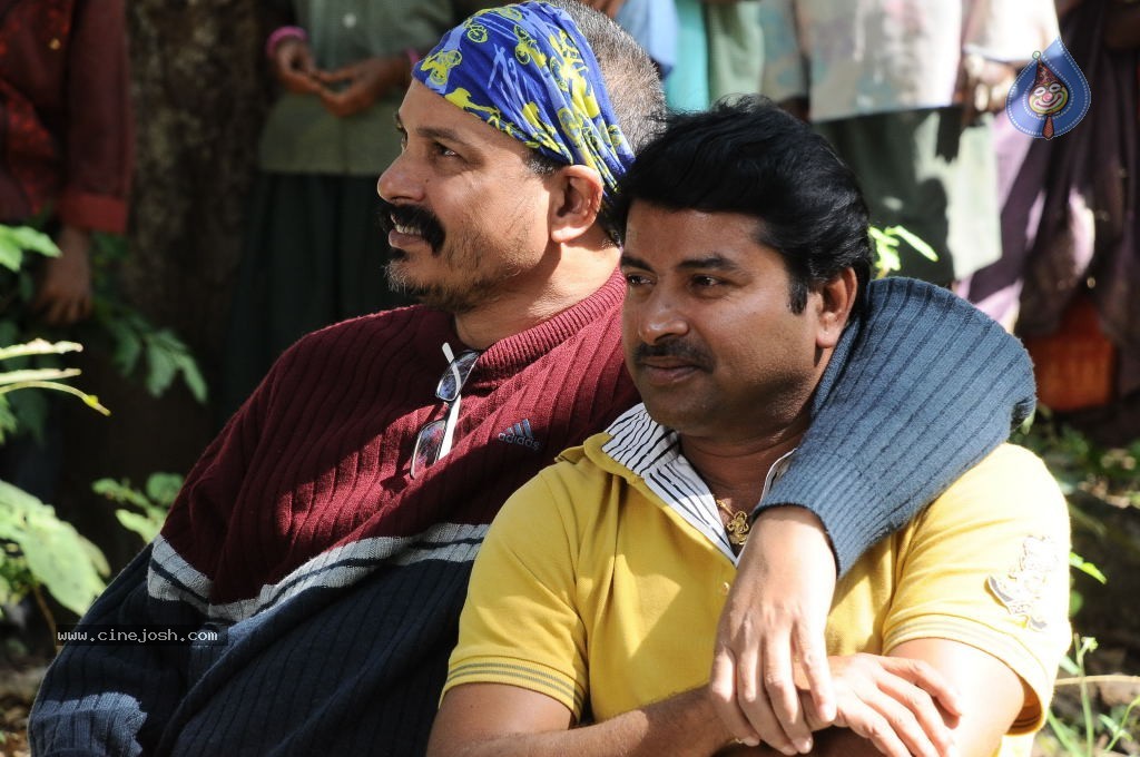 Neeku Naaku Dash Dash Movie Stills - 41 / 57 photos