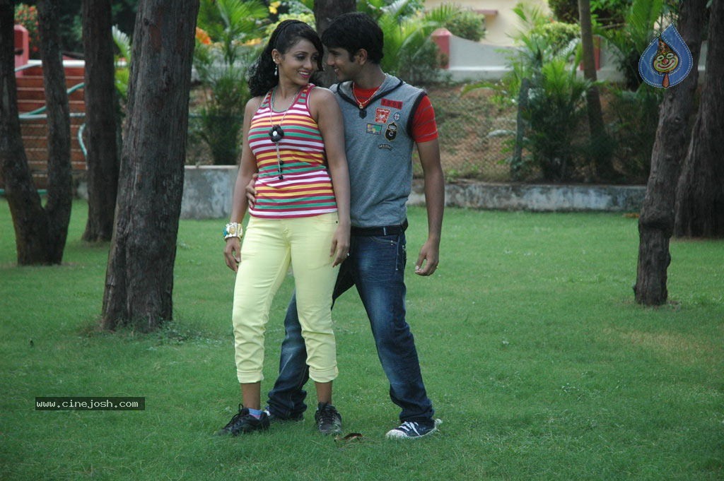 Neengatha Ennam Tamil Movie Stills - 42 / 74 photos