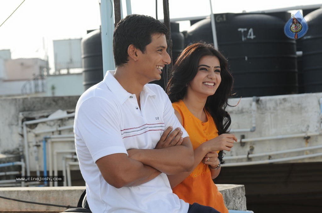 Neethane En Pon Vasantham Tamil Movie Stills - 4 / 20 photos