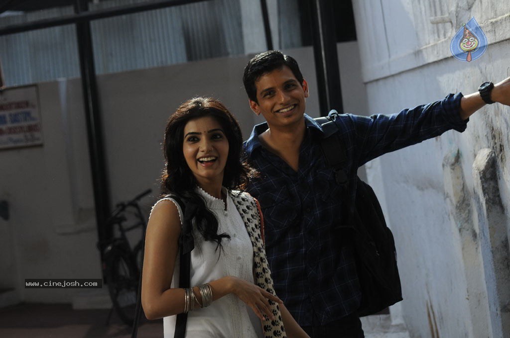 Neethane En Pon Vasantham Tamil Movie Stills - 17 / 20 photos