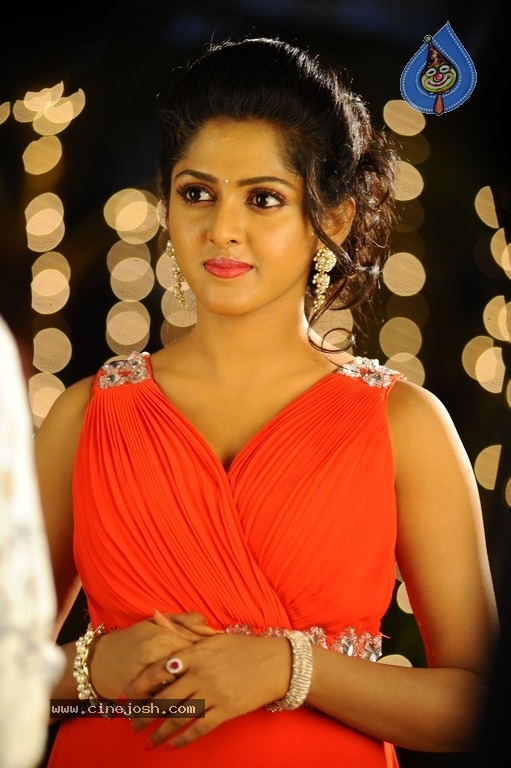 Neethone Hai Hai Movie Stills - 2 / 5 photos