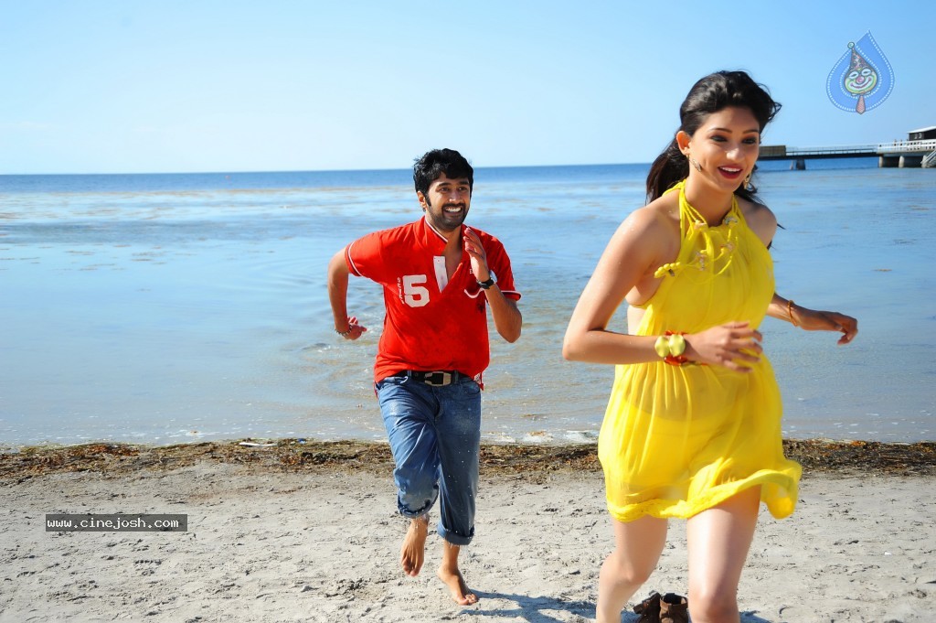 Nenem Chinna Pillana Movie Stills - 22 / 41 photos