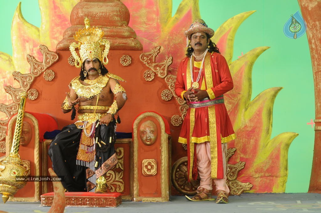 Nenu Chala Worest Movie Stills - 1 / 5 photos