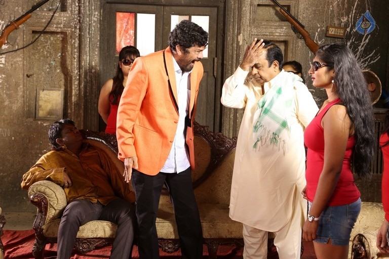 Nenu Kidnap Ayyanu Movie Pics - 11 / 11 photos