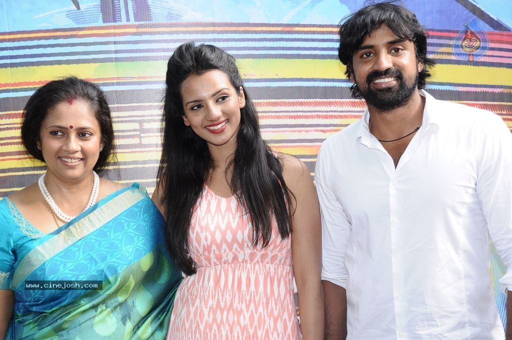 Nerungi Vaa Muthamidathe Tamil Movie Stills - 31 / 108 photos