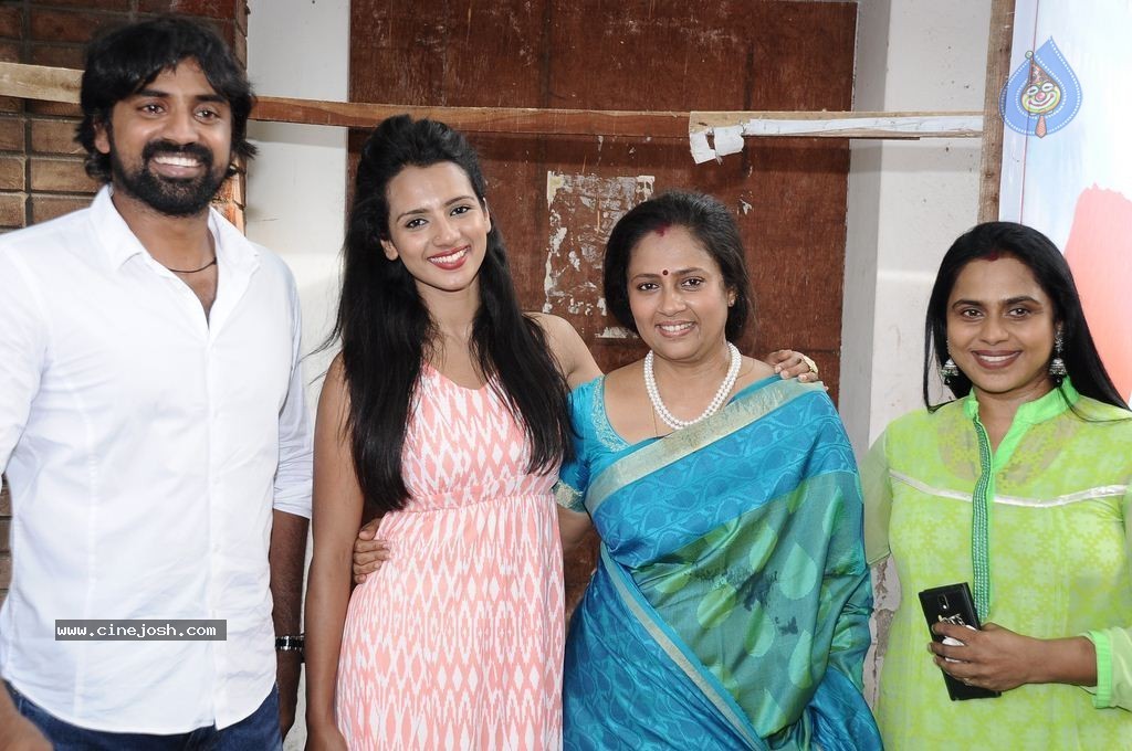 Nerungi Vaa Muthamidathe Tamil Movie Stills - 54 / 108 photos