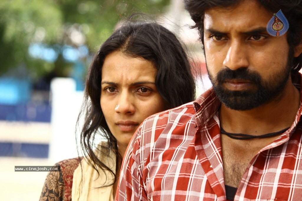Nerungi Vaa Muthamidathe Tamil Movie Stills - 66 / 108 photos