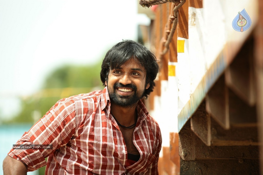 Nerungi Vaa Muthamidathe Tamil Movie Stills - 74 / 108 photos
