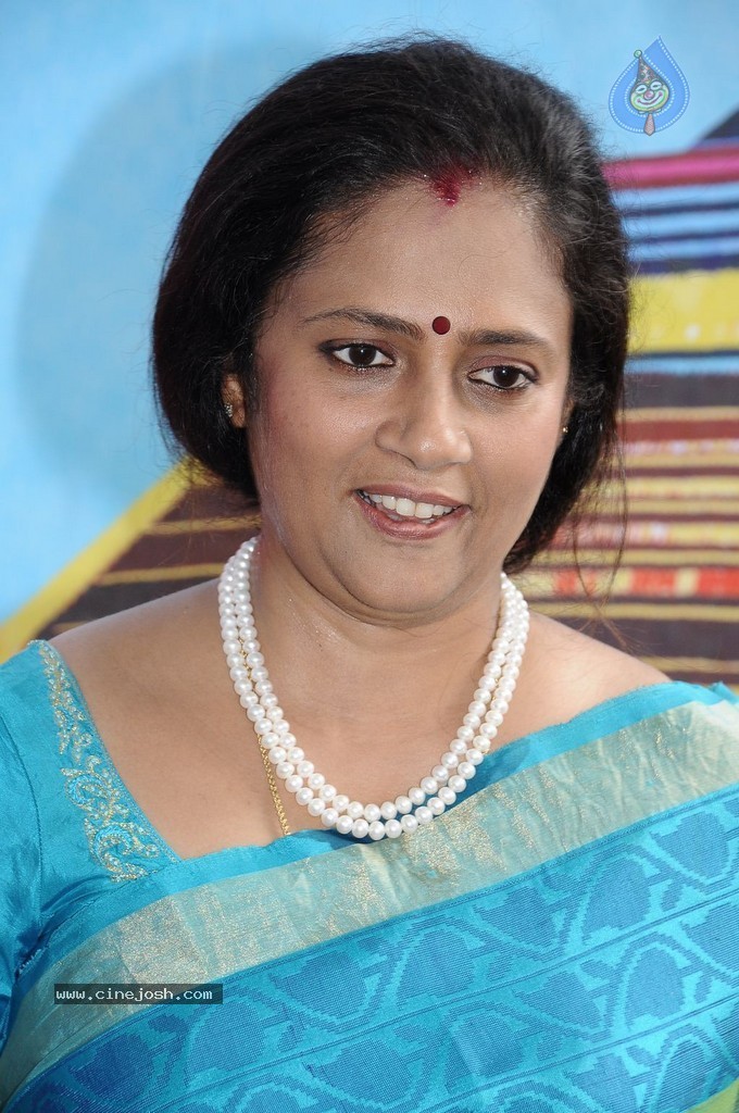Nerungi Vaa Muthamidathe Tamil Movie Stills - 76 / 108 photos