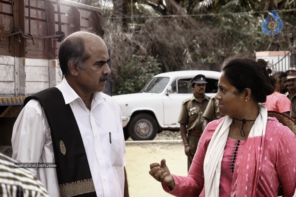 Nerungi Vaa Muthamidathe Tamil Movie Stills - 89 / 108 photos