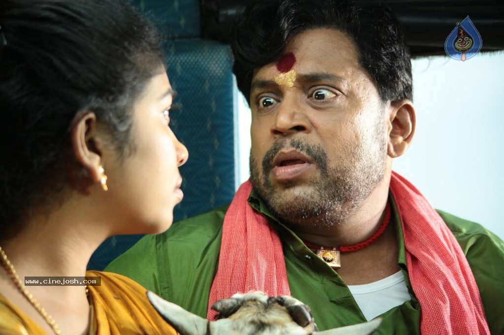 Nerungi Vaa Muthamidathe Tamil Movie Stills - 93 / 108 photos