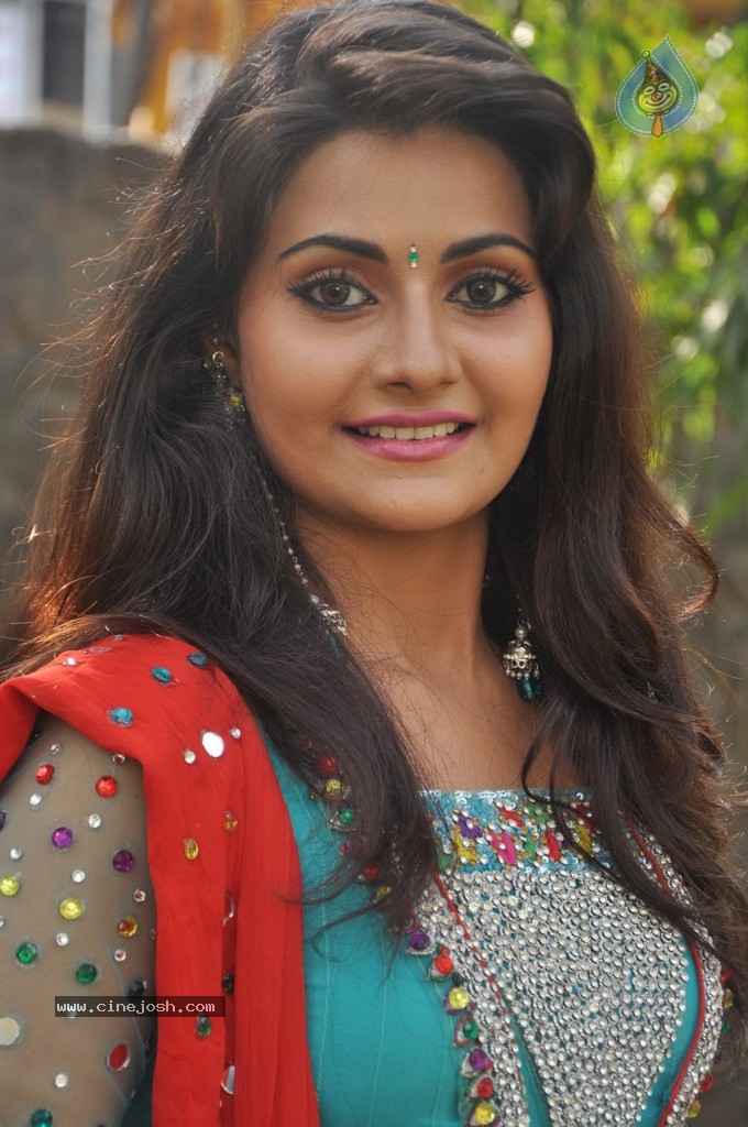 Netru Indru Tamil Movie Hot Stills - 1 / 62 photos