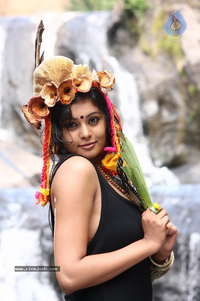 Netru Indru Tamil Movie Hot Stills - 10 / 62 photos