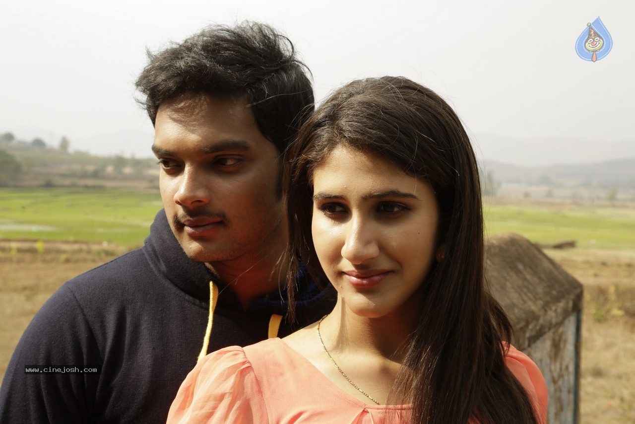 Niluvave Vaalu Kanuladaana Movie Photos - 6 / 8 photos