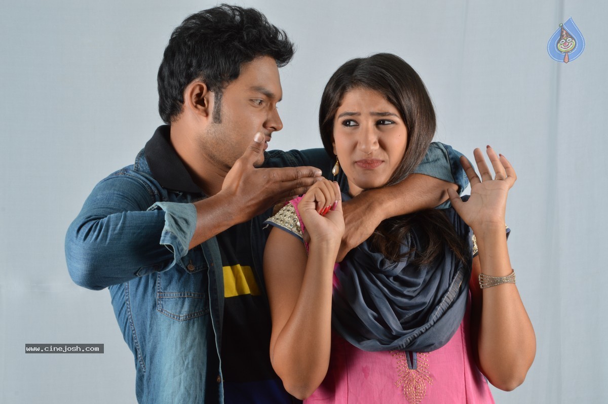 Niluvave Vaalu Kanuladana Movie Stills - 24 / 29 photos