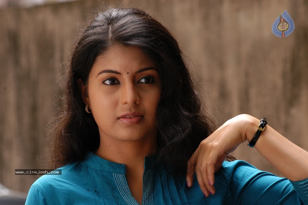 Ninaithathu Yaroo Tamil Movie Stills - 9 / 85 photos