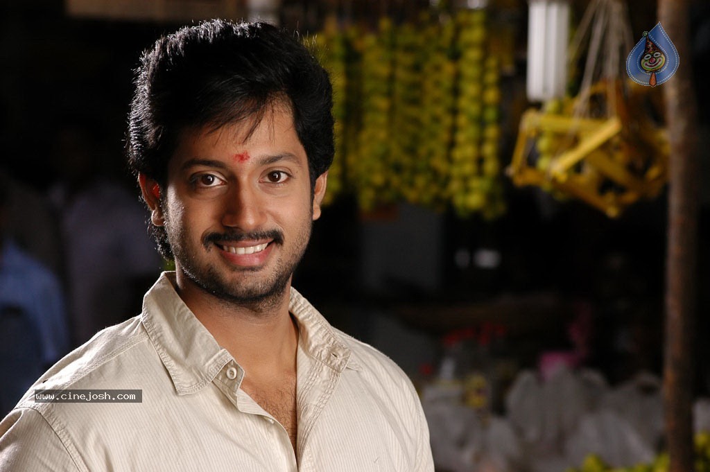 Ninaithathu Yaroo Tamil Movie Stills - 16 / 85 photos