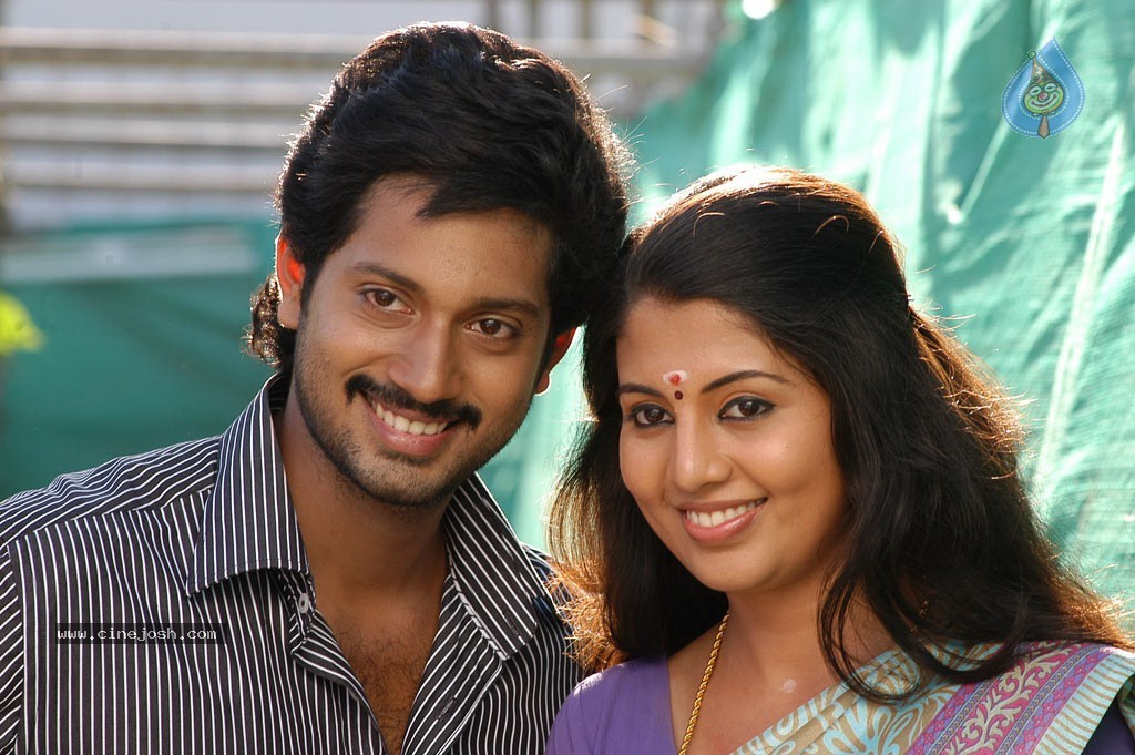 Ninaithathu Yaroo Tamil Movie Stills - 20 / 85 photos