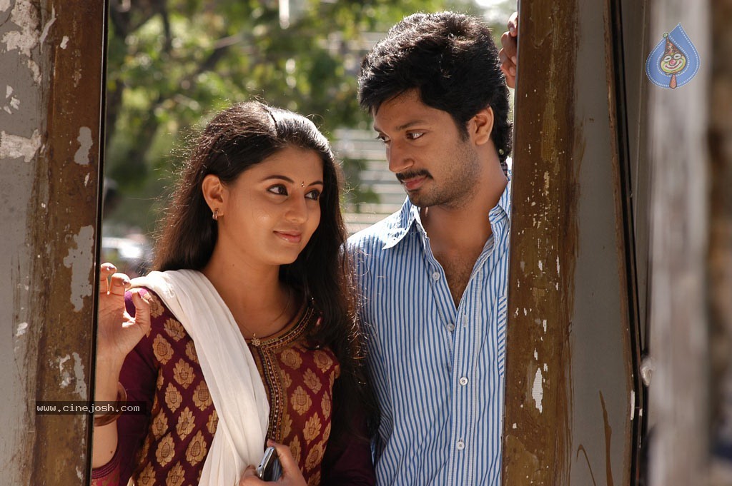 Ninaithathu Yaroo Tamil Movie Stills - 35 / 85 photos